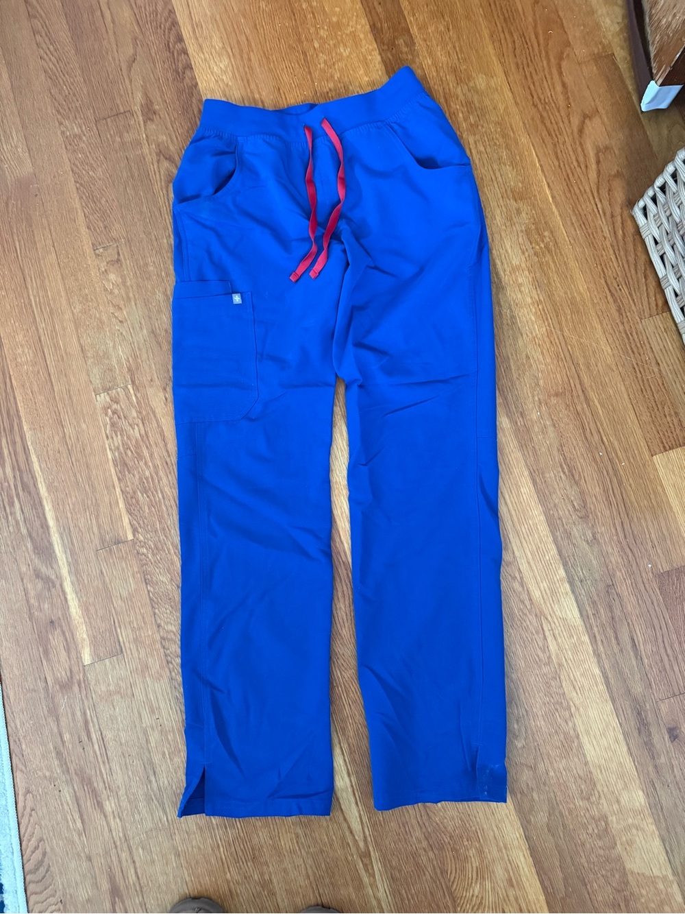 FIGS Catarina scrub top and Kade cargo scrub pant Winning Blue Small